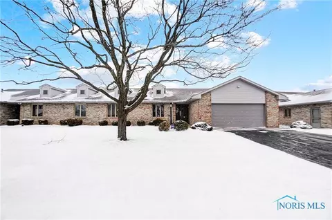 2001 Cobblestone Dr, Findlay, OH 45840