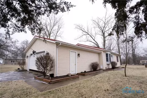 1041 Madison Ave, Defiance, OH 43512