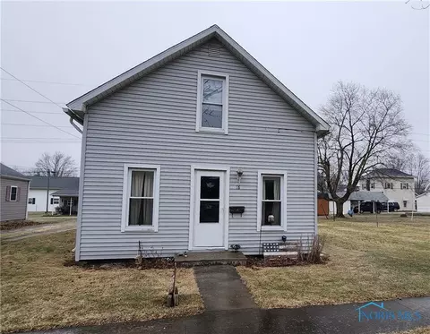 18 W Center St, Leipsic, OH 45856 photo 2