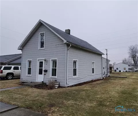 18 W Center St, Leipsic, OH 45856