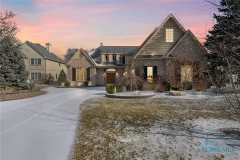 3137 Deep Water Ln, Maumee, OH 43537