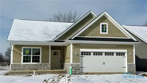 25116 Rocky Harbour Dr, Perrysburg, OH 43551