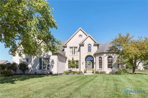 1247 Brookwoode Rd, Perrysburg, OH 43551