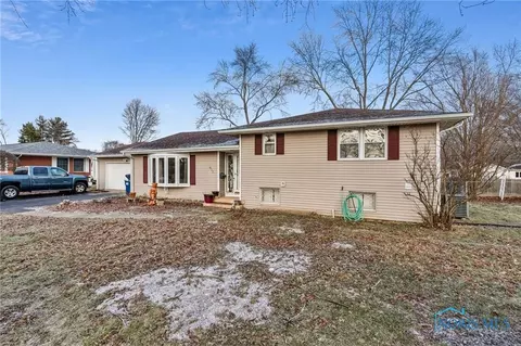 615 Lincolnshire Ln, Findlay, OH 45840