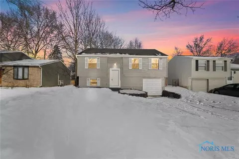 4680 Vallejo Dr, Toledo, OH 43615