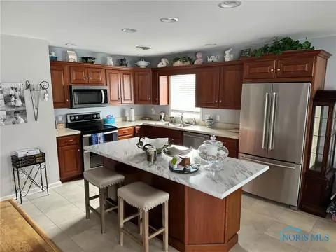 1402 Fieldstone Dr, Bryan, OH 43506 photo 7