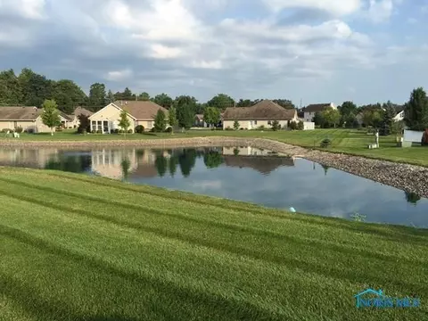 1402 Fieldstone Dr, Bryan, OH 43506 photo 2
