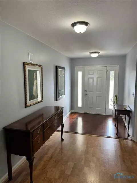 1402 Fieldstone Dr, Bryan, OH 43506 photo 3