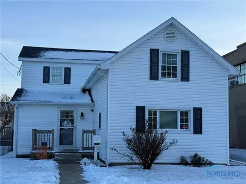 117 E Stone St, Gibsonburg, OH 43431