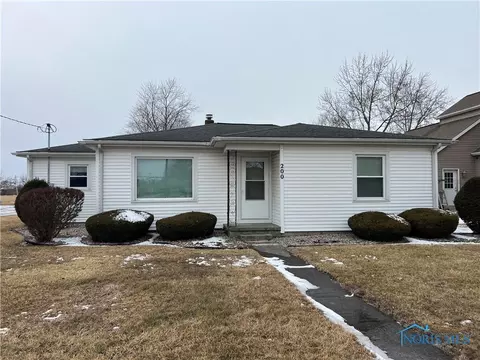 200 S Rock St, Sherwood, OH 43556
