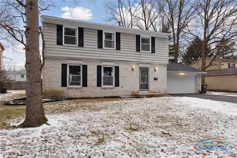 3960 Woodhurst Dr, Toledo, OH 43614