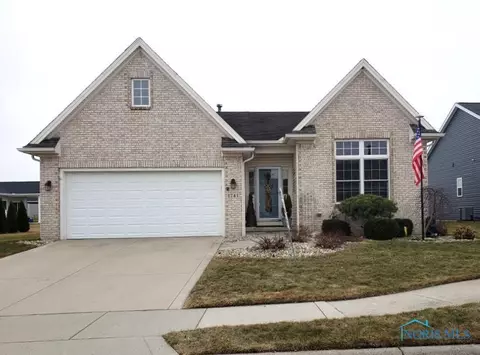 1741 Windjammer Dr, Bowling Green, OH 43402