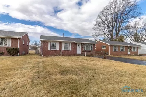 1438 Bensch Dr, Toledo, OH 43614