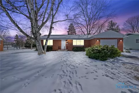 7 Hawthorne Dr, Delta, OH 43515
