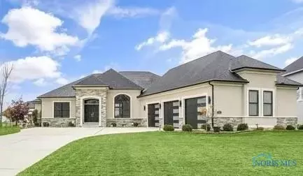 3700 Turtle Creek Dr, Perrysburg, OH 43551