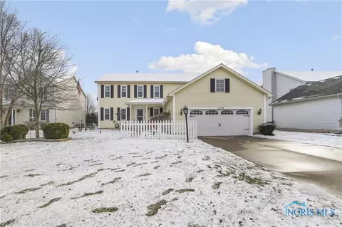 1392 Logan Ln, Perrysburg, OH 43551