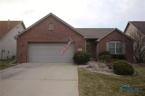 26417 Emerald Lakes Dr, Perrysburg, OH 43551