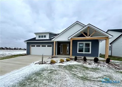 1268 Dublin Dr, Waterville, OH 43566