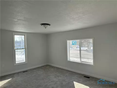 809 S Main St, Bryan, OH 43506 photo 3
