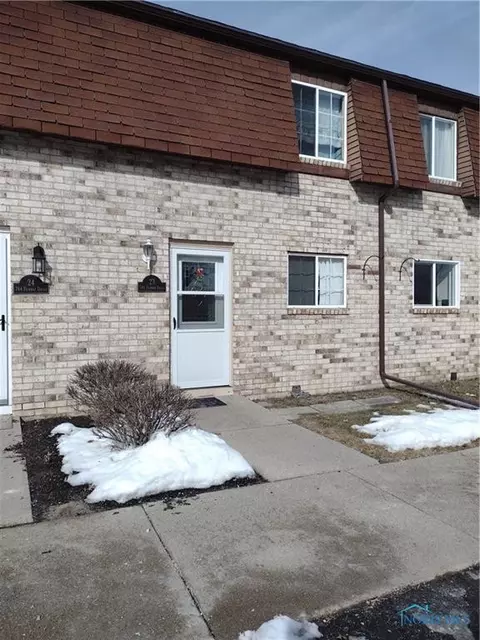 744 Fairway Dr #23, Wauseon, OH 43567