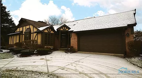 6733 Pine Creek Dr, Toledo, OH 43617