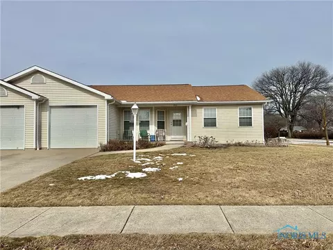 202 W 2nd St, Genoa, OH 43430