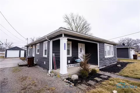 715 N Walnut St, Paulding, OH 45879 photo 2