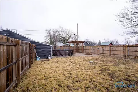 715 N Walnut St, Paulding, OH 45879 photo 5