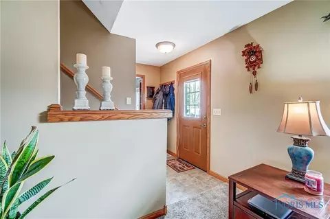 113 Guy St, Walbridge, OH 43465 photo 5