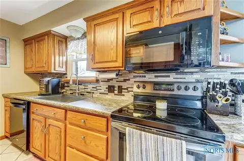 113 Guy St, Walbridge, OH 43465 photo 13