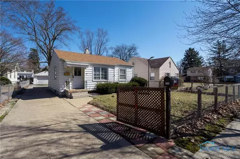 1749 Watkins Dr, Toledo, OH 43614