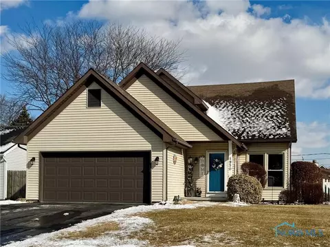 1950 Carvelle Dr, Northwood, OH 43619
