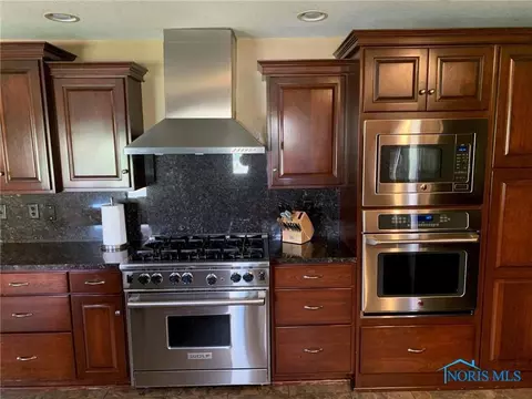 115 Pine Ln, Bryan, OH 43506 photo 8