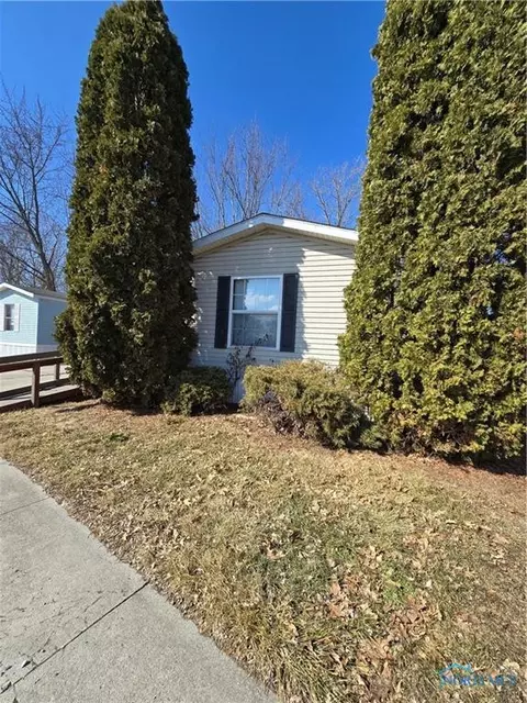 10222 Edgewood Dr, Findlay, OH 45840