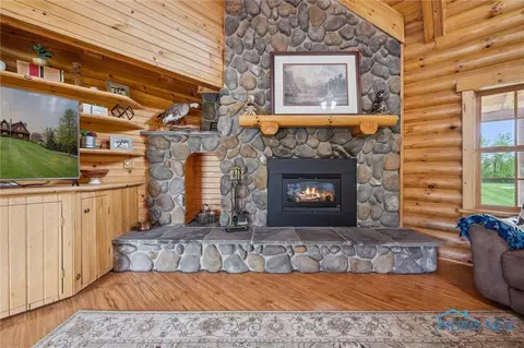 8780 Cedar Point Rd, Oregon, OH 43616 photo 9