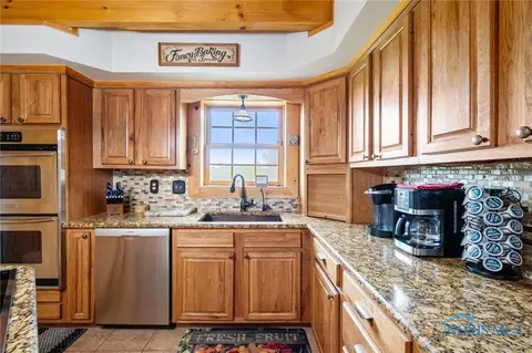 8780 Cedar Point Rd, Oregon, OH 43616 photo 13