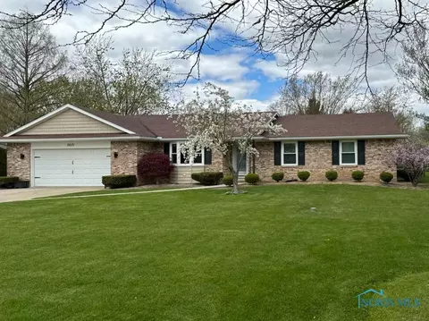 22171 W Tall Oaks Cir, Curtice, OH 43412