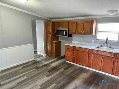 205 E Short St, Stryker, OH 43557 photo 3