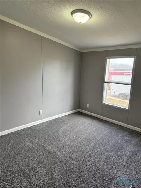205 E Short St, Stryker, OH 43557 photo 6