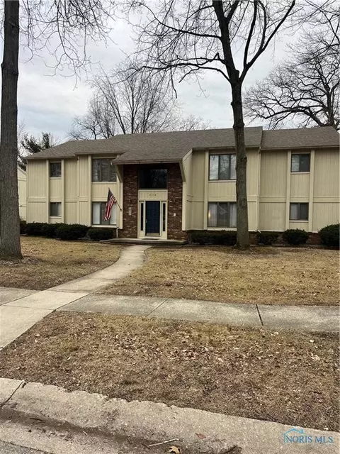 2704 Westcastle Dr #2704-1, Toledo, OH 43615