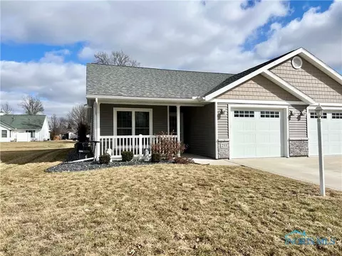 233 Chelsea Dr, Defiance, OH 43512