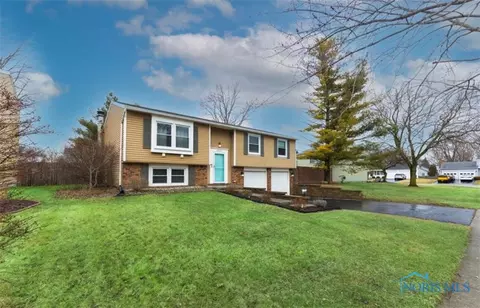 2322 Valley Stream Blvd, Maumee, OH 43537
