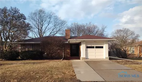 403 Maplewood Ave, Delta, OH 43515