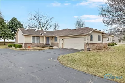 747 Fairway Ln, Wauseon, OH 43567