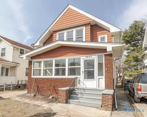 4207 Fairview Dr, Toledo, OH 43612