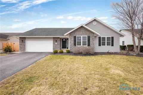 1118 Homestead Dr, Findlay, OH 45840