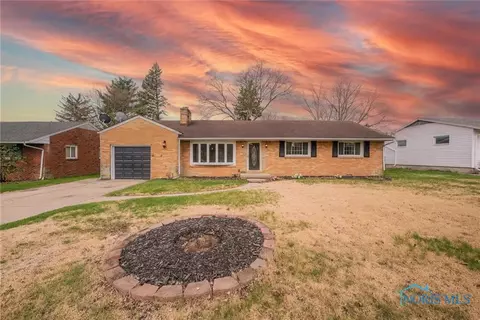 5745 Yermo Dr, Toledo, OH 43613