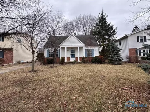 1076 Revere Dr, Bowling Green, OH 43402