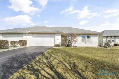 2530 Lake Vista Dr, Toledo, OH 43614