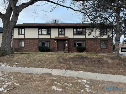 6636 Kingsbridge Dr #2, Sylvania, OH 43560